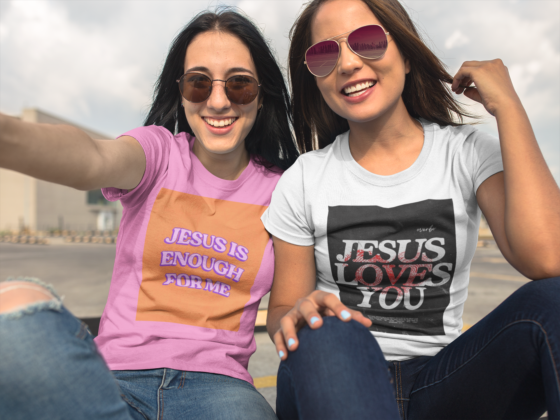 CAMISA PREMIUM JESUS LOVES YOU
