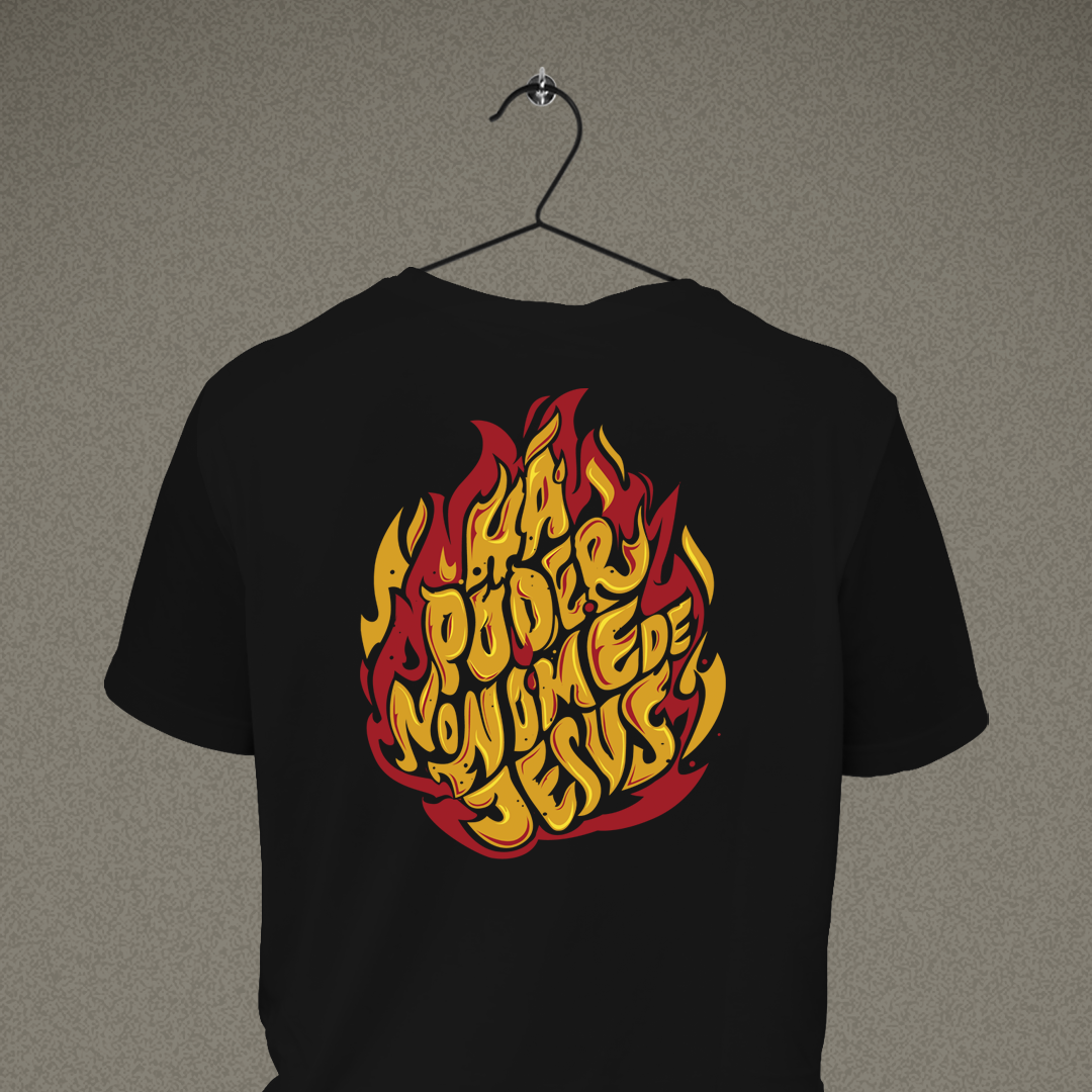 Camiseta Há poder no Nome de Jesus 