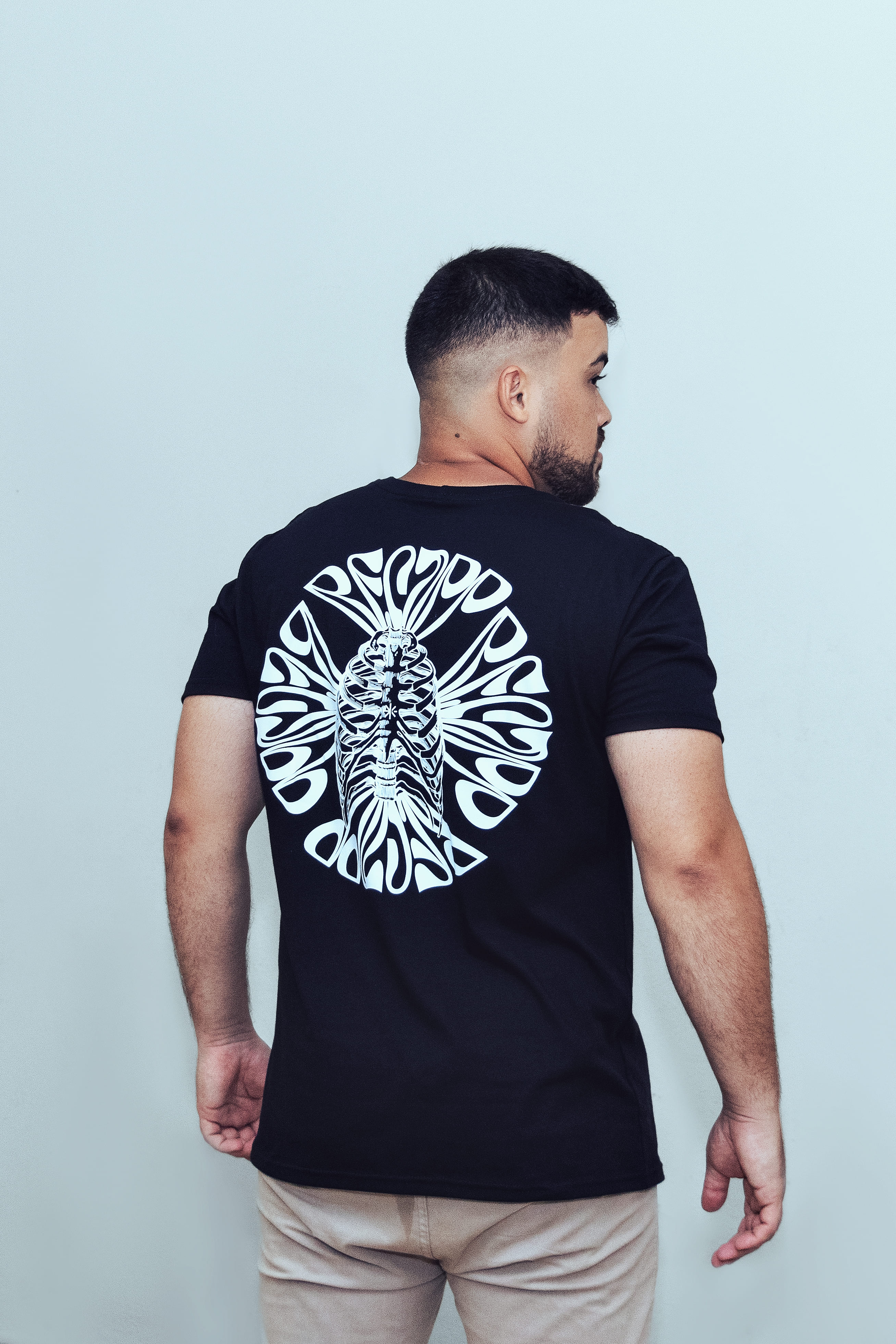 Camiseta Human (estampa branca)