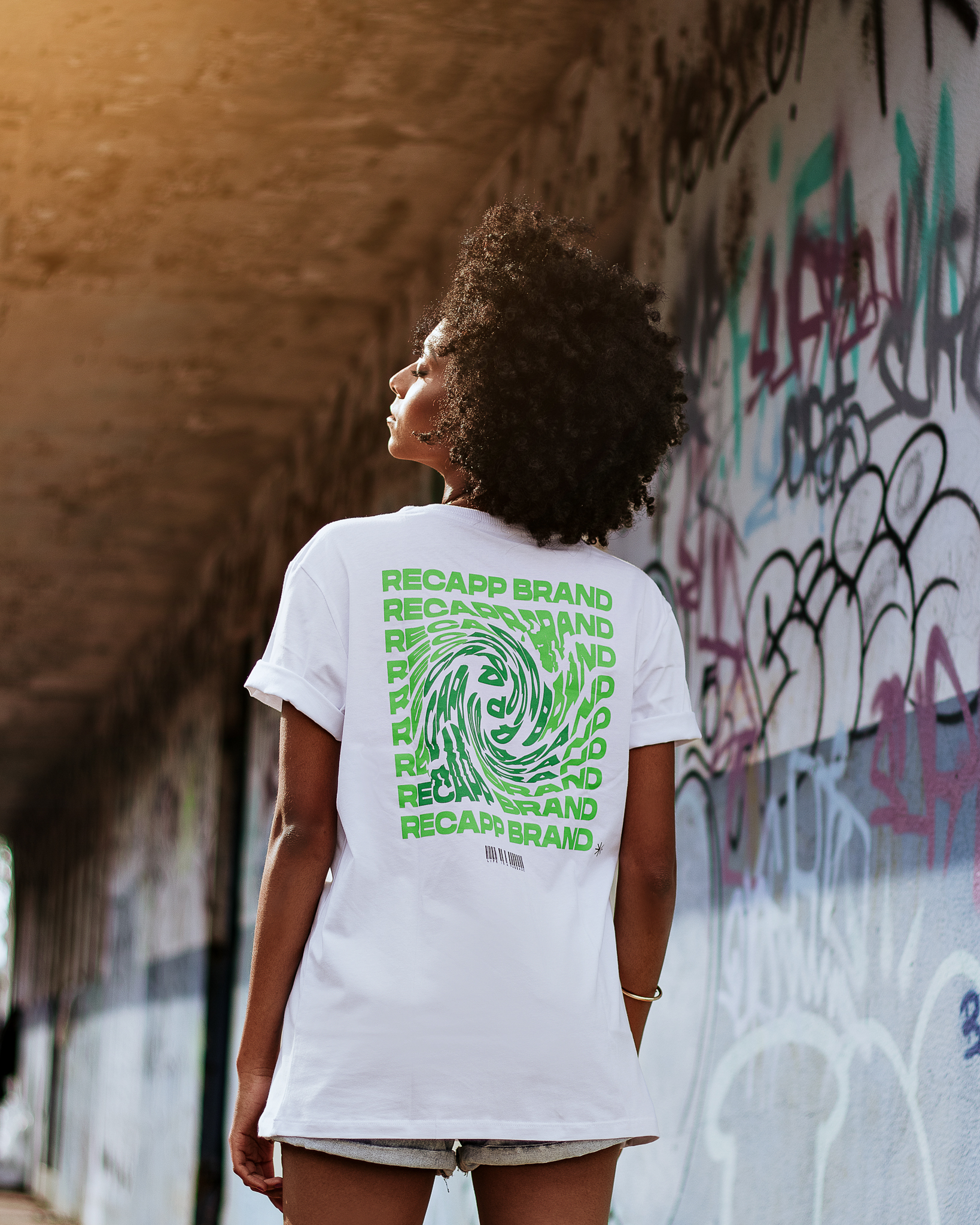 Camiseta Brand (logo preta)