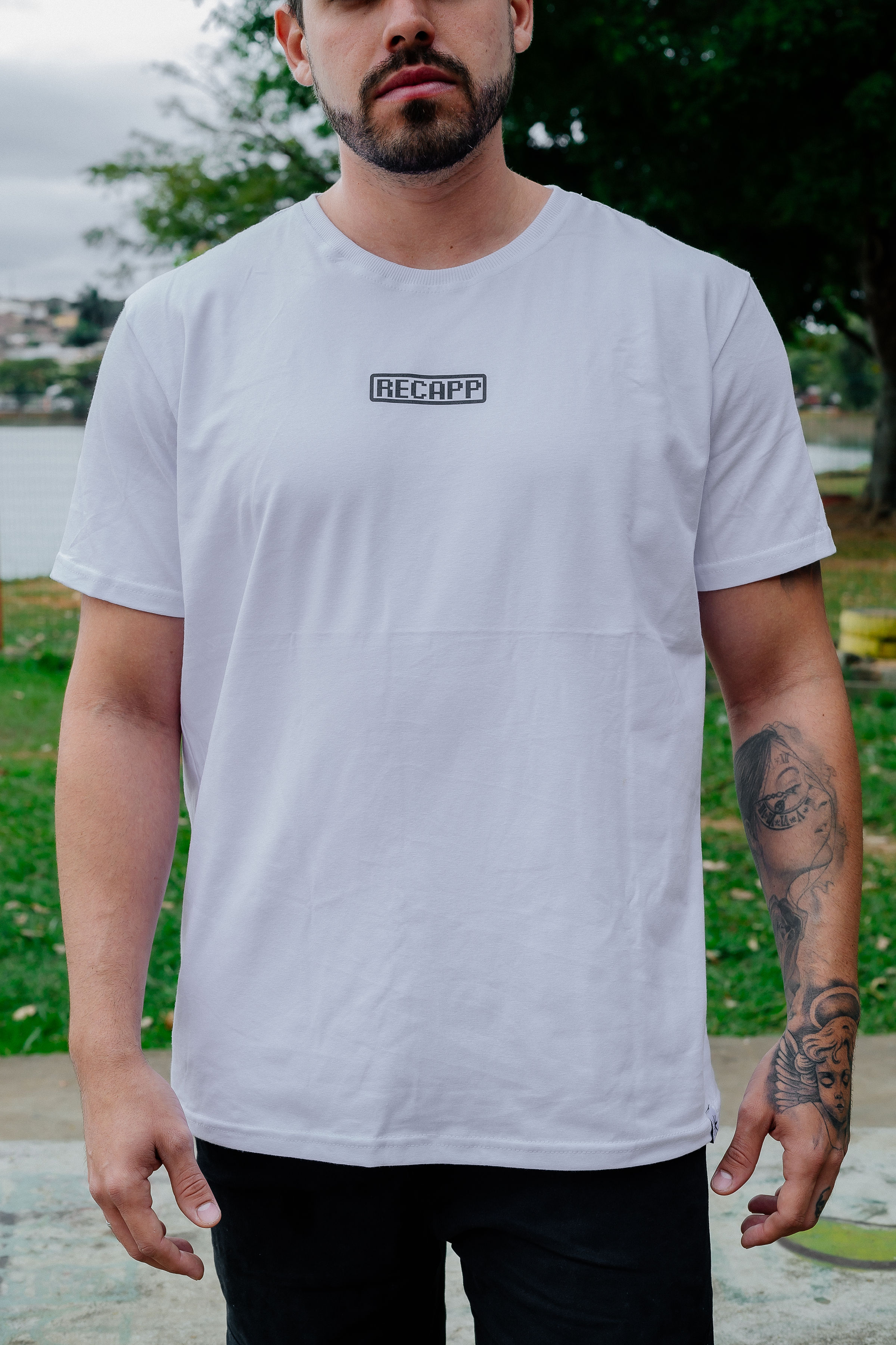 Camiseta Minecraft (estampa preta)