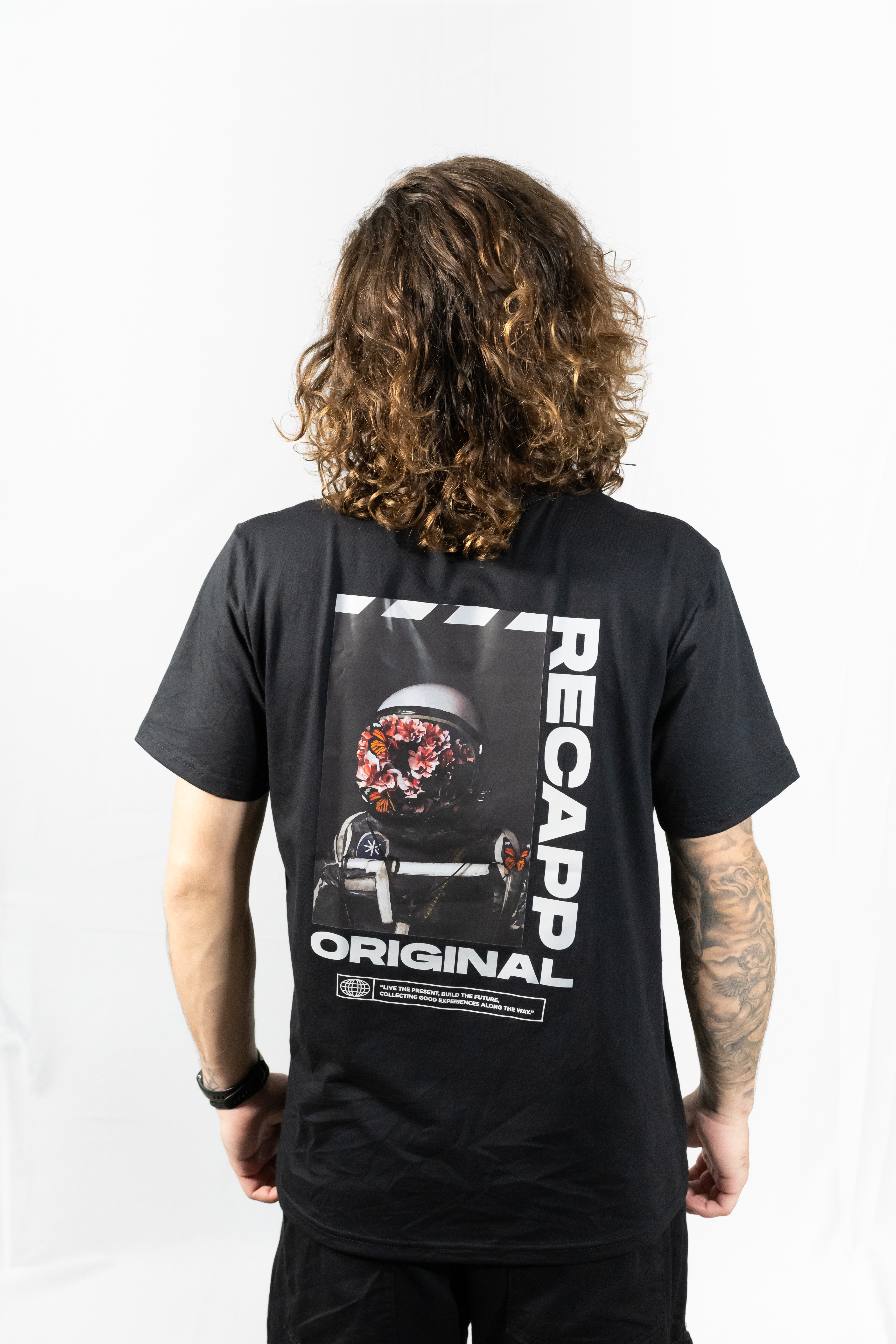 Camiseta Space Flowers (estampa branca)