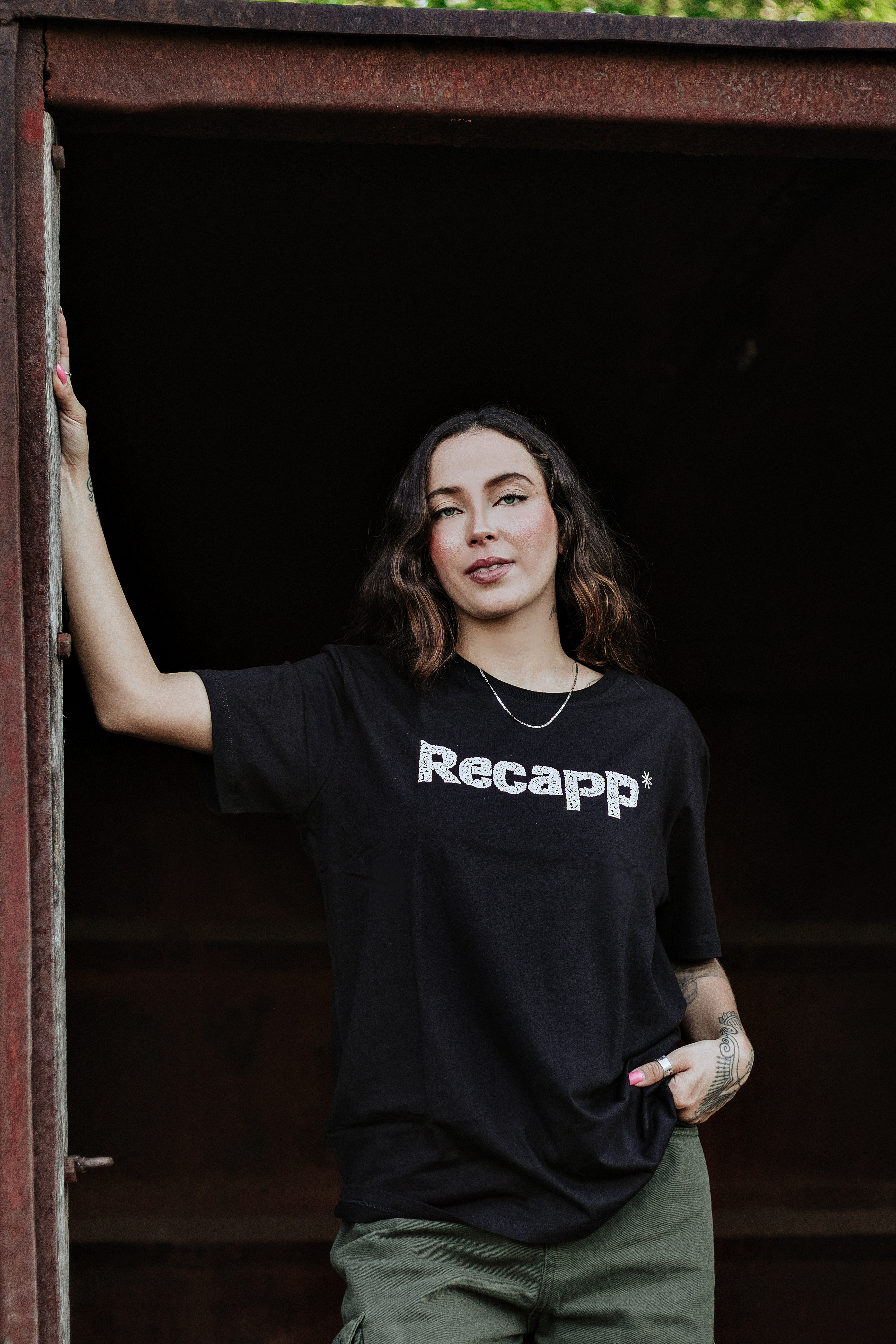 Camiseta Recapp Floral (estampa branca)