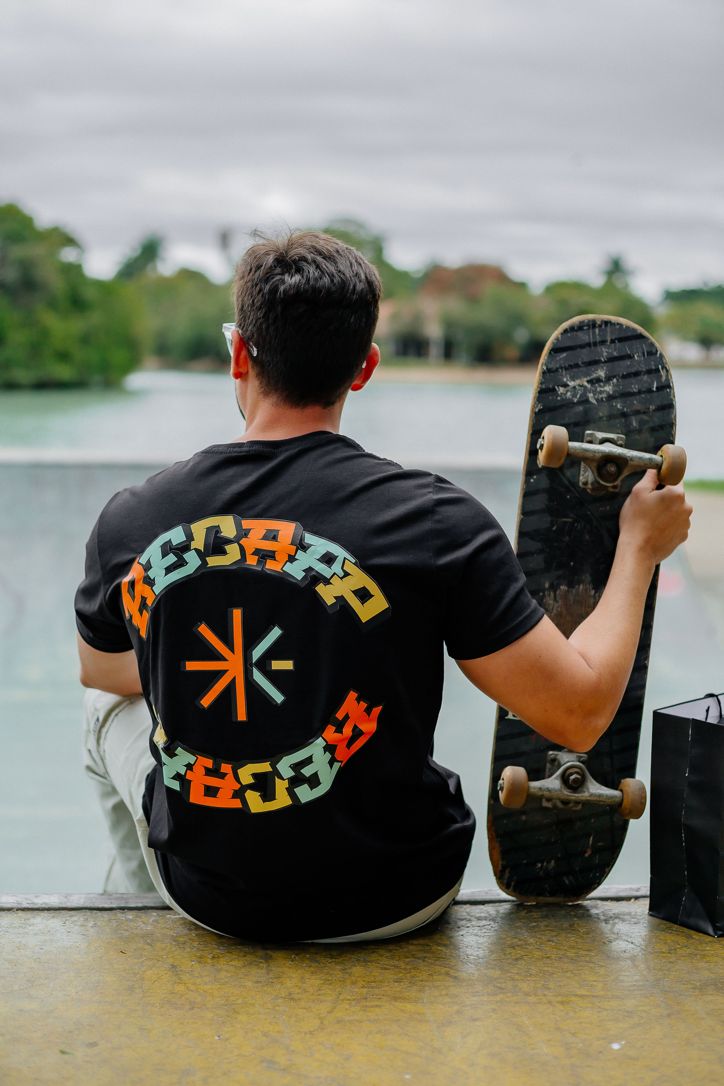 Camiseta 80`s Grafite