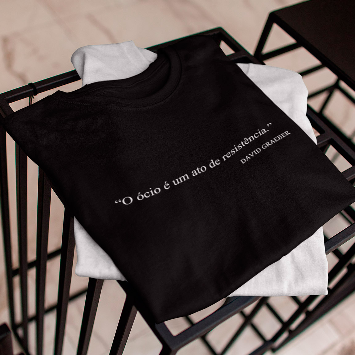 T-Shirt Ócio É Resistência - Black