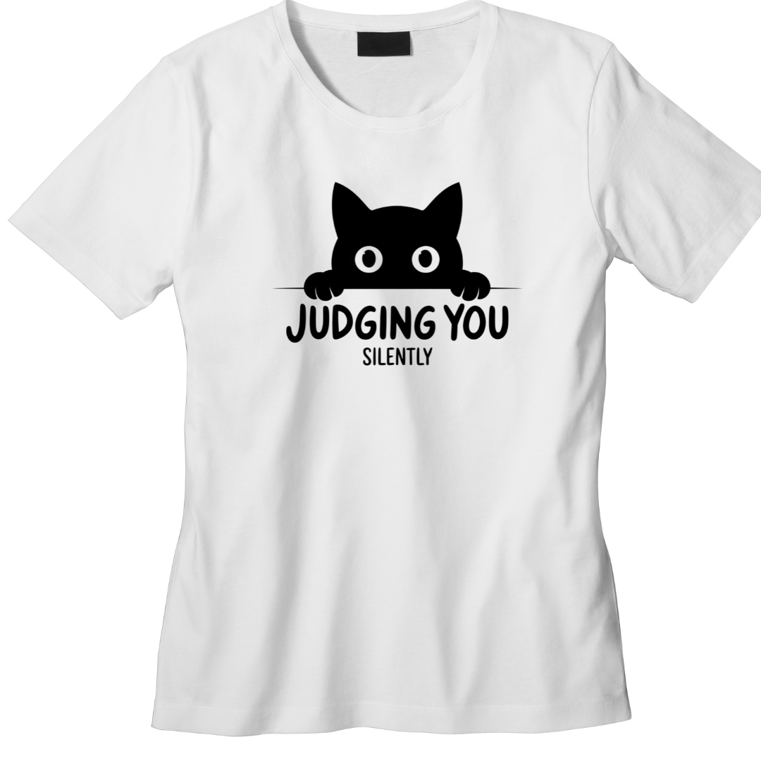 Camiseta Feminina Divertida - Gato Julgando Silenciosamente - “Judging You Silently”