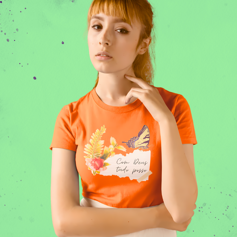 Camiseta Feminina - Com Deus