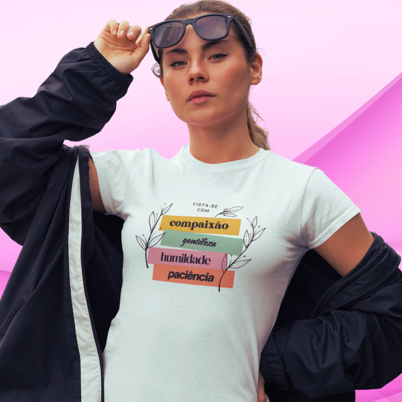 Camiseta Feminina - Vista-se Com Amor