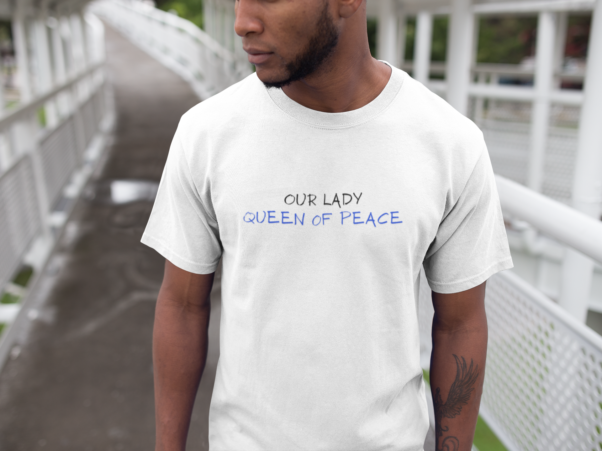 Camiseta Queen of Peace