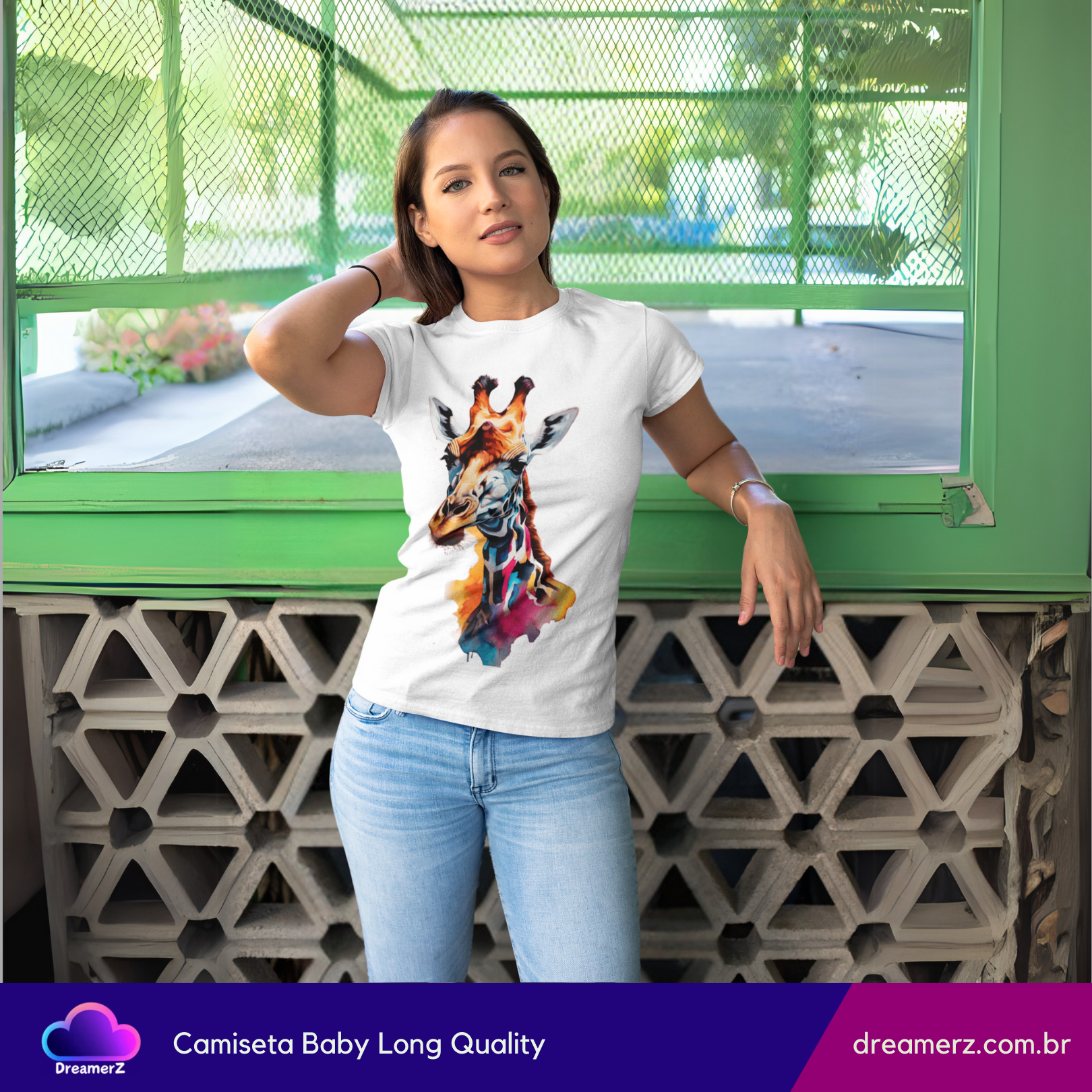 Camiseta Girafa Artística – Altitude e Estilo em Cores