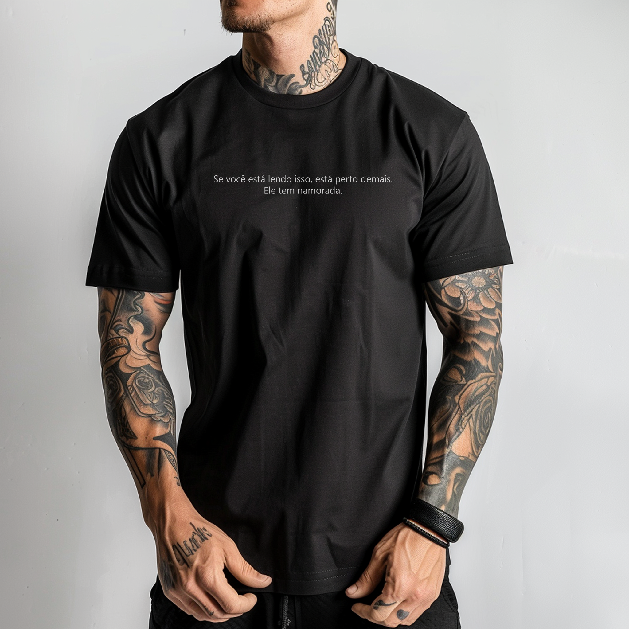 Nome do produto: Camisa - Ele tem namorada 