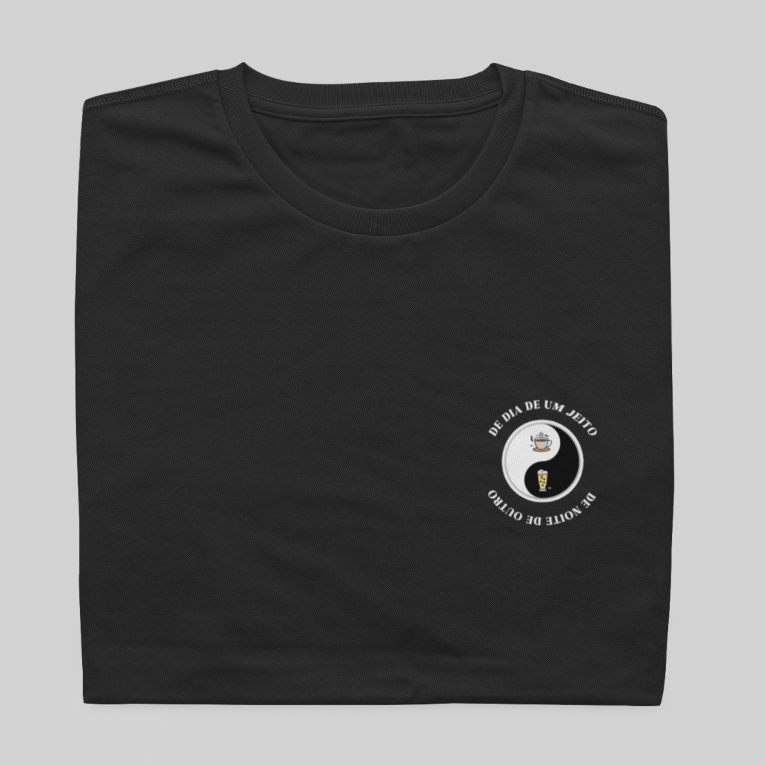 T- shirt Quality - Dia um jeito/Noite de outro - COLORIDO