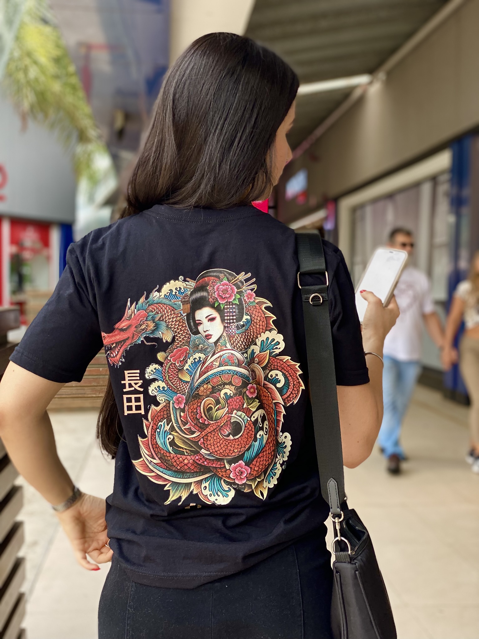 Camiseta A Gueixa e o Dragão