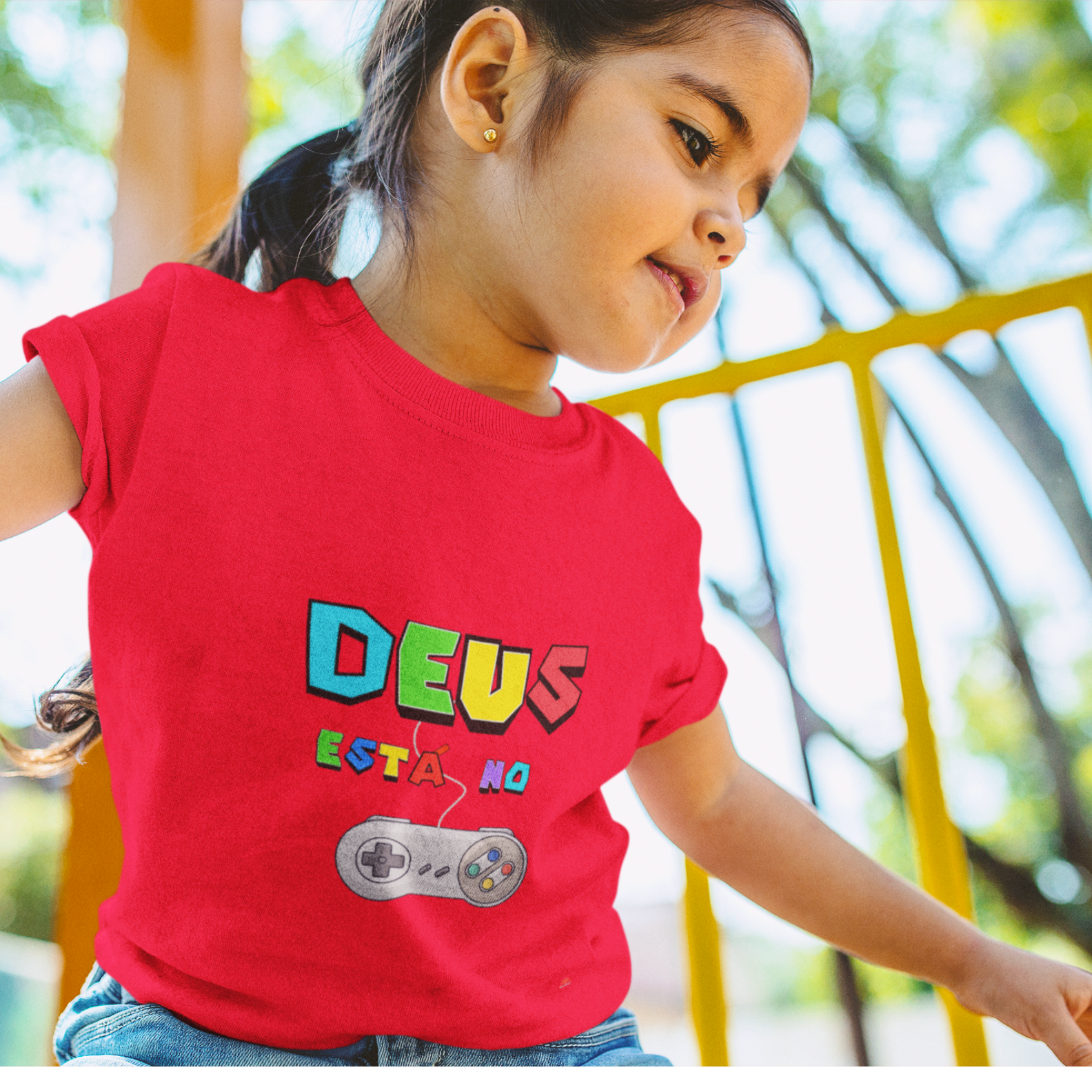 Camiseta Cristã Infantil - Deus está no controle