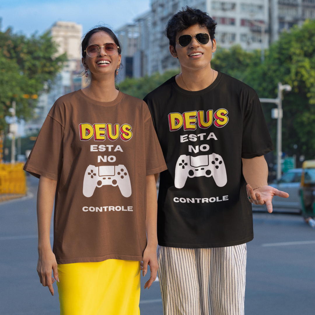 OVER SIZE DEUS ESTA NO CONTROLE 02 ( varias cores )