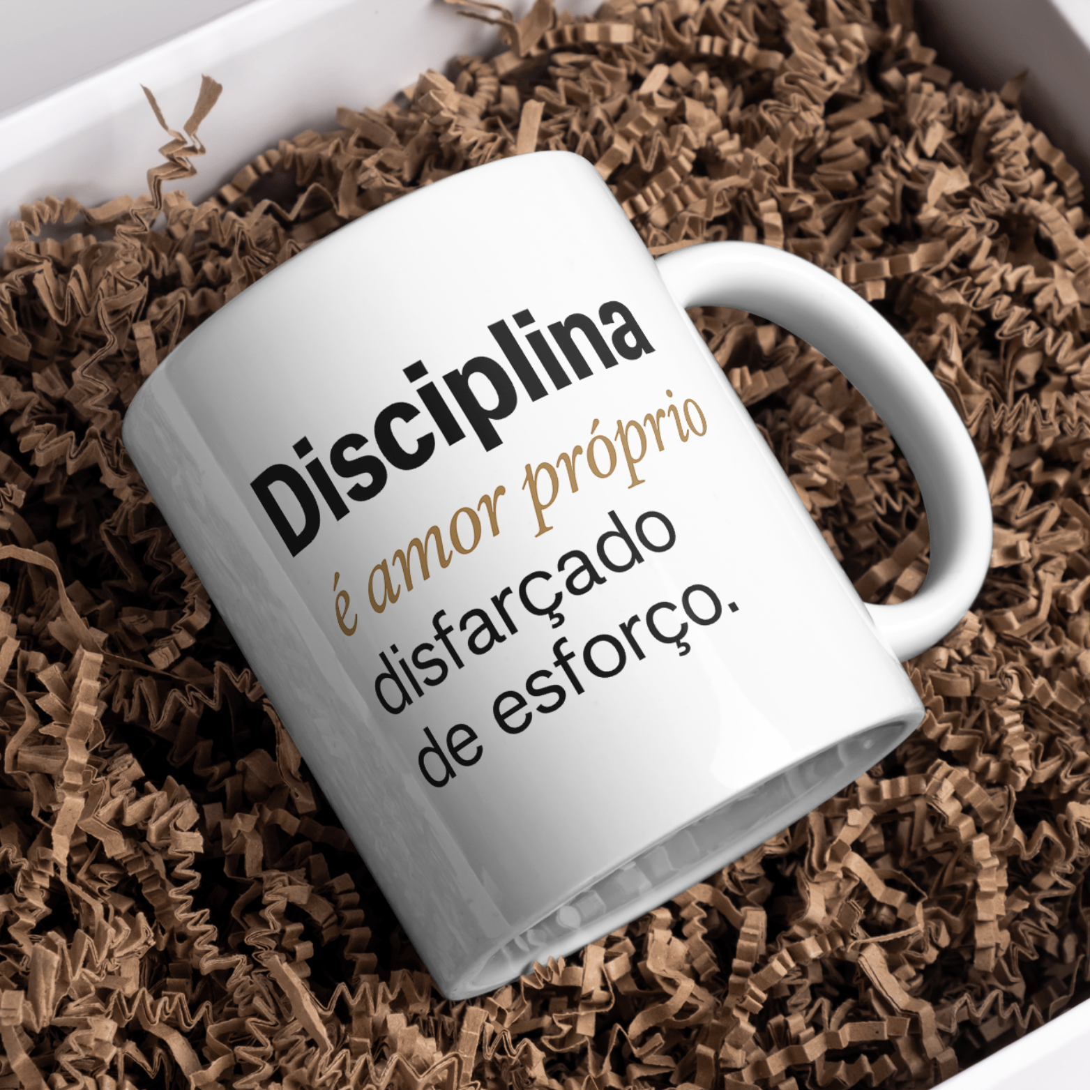 Caneca Oficial – Disciplina é Amor Próprio, Disfarçado de Esforço 