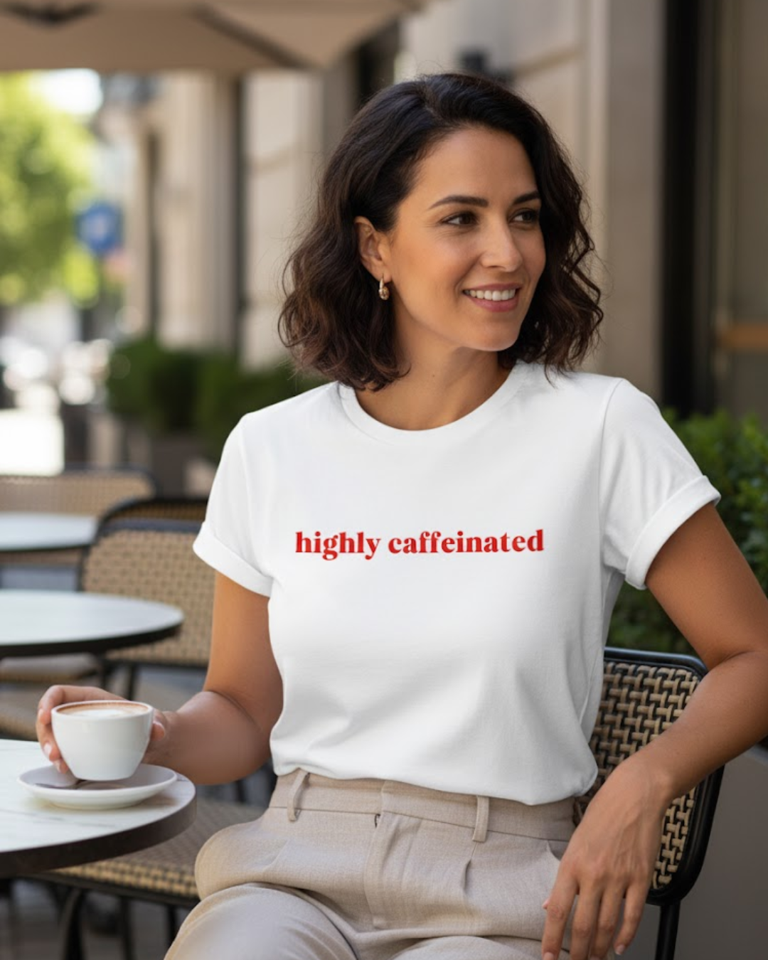 highly caffeinated (camiseta)