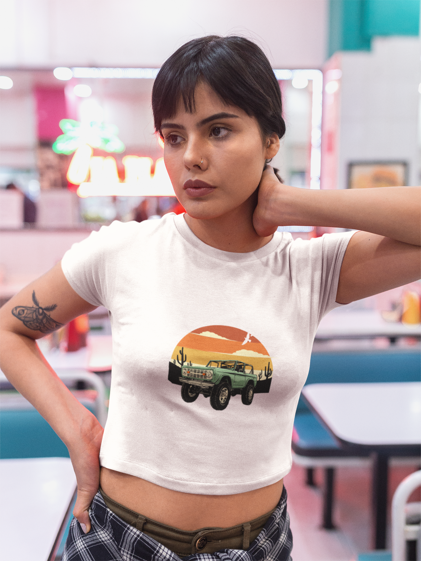 Camisa Cropped Carro no Deserto