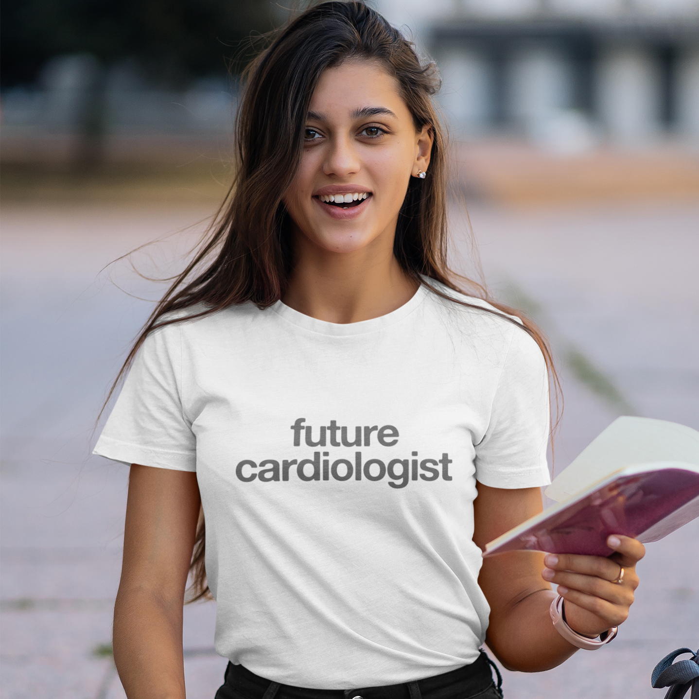 Camiseta Feminina Future Cardiologist (Branca)