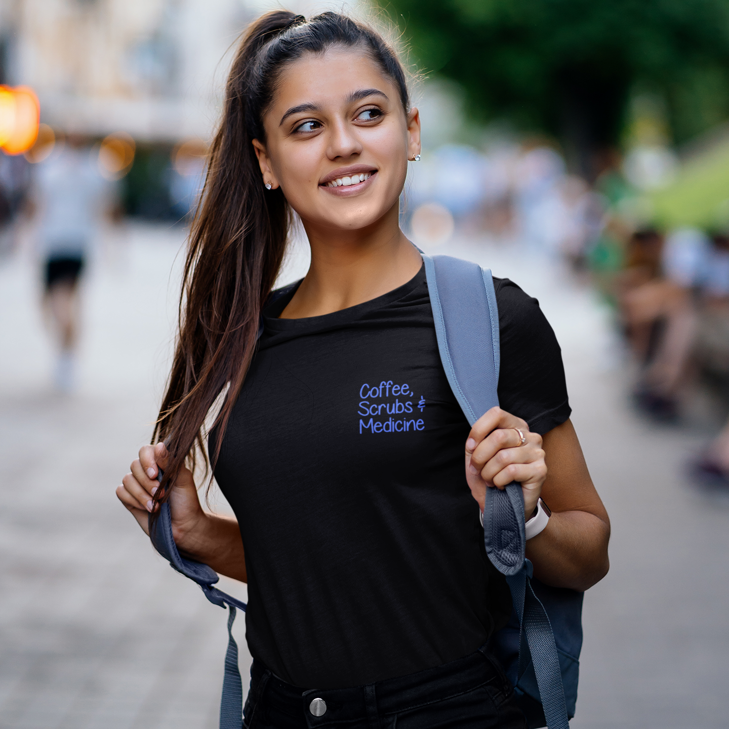 Nome do produto  Camiseta Feminina Coffee Scrubs & Medicine (Preta)