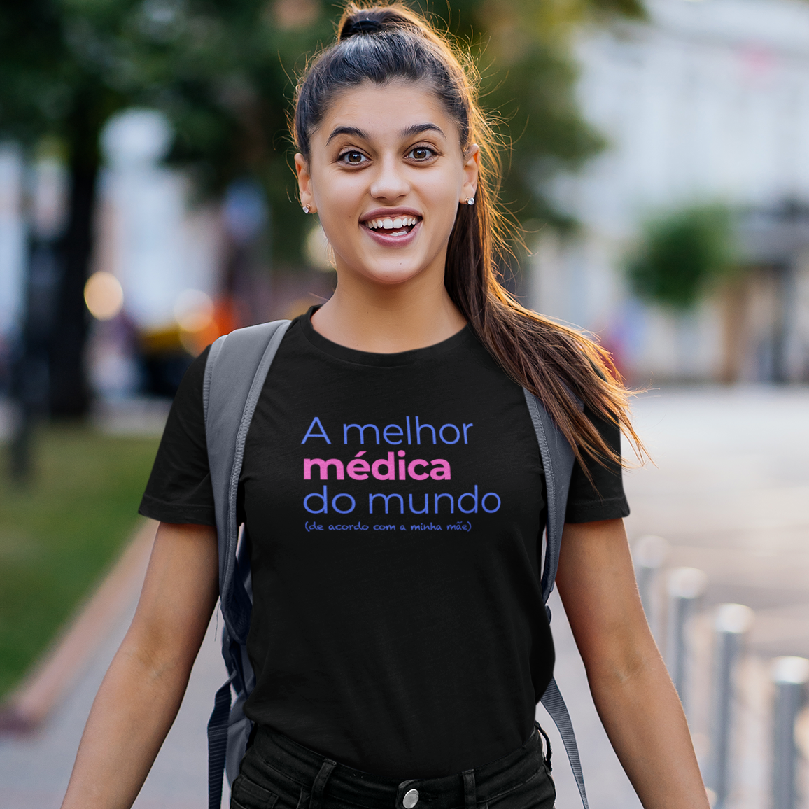 Camiseta Feminina A Melhor Médica do Mundo (Preta)