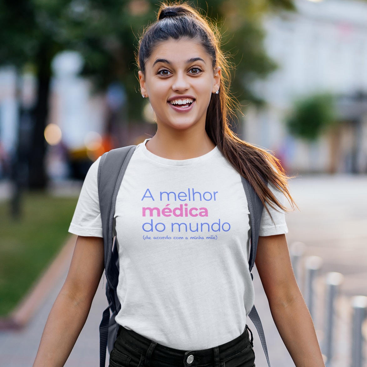 Camiseta Feminina A Melhor Médica do Mundo (Branca)